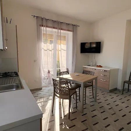 Alyssa - Fuscaldoapartment
